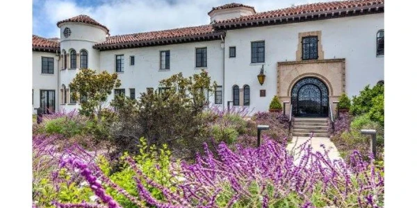 Community Hospital of the Monterey Pennisula