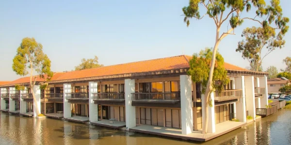 Silicon Beach - Women's Residence